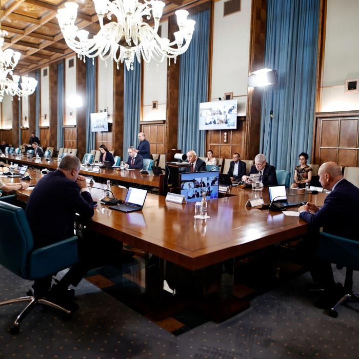 Sindicatele acuză că măsurile fiscale afectează grav veniturile şi puterea de cumpărare a românilor