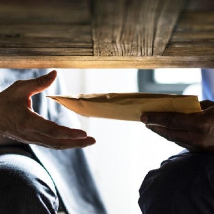 România, repetentă la anticorupție, riscă să piardă miliarde de euro din PNRR. 31 decembrie 2025, termen critic