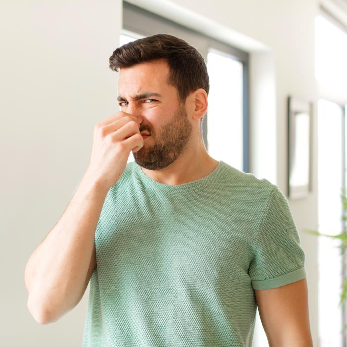 Deranjat de mirosurile neplăcute? Cei care ne fac să nu putem deschide geamul casei vor plăti