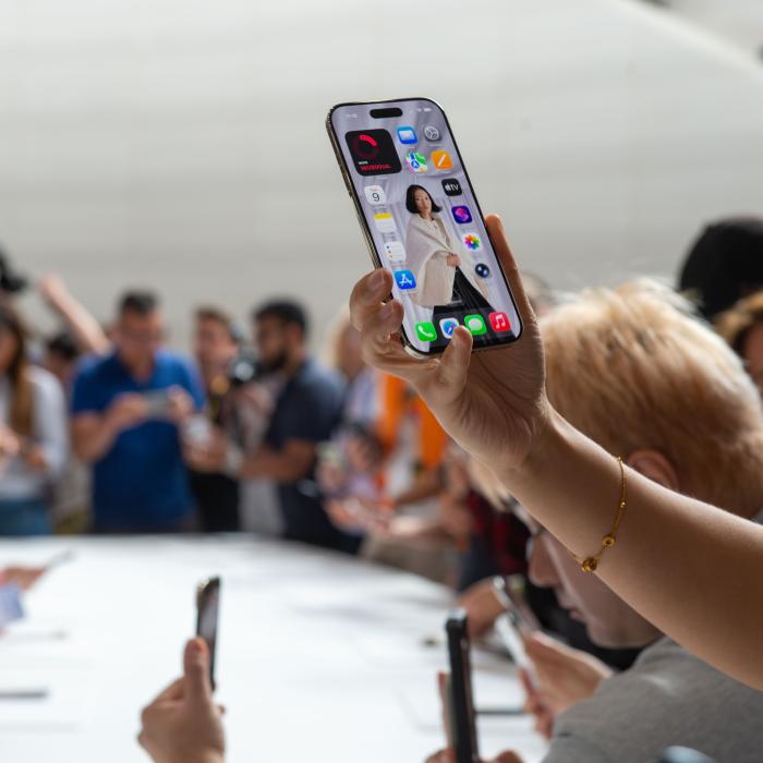 iPhone Air, provocarea Apple pentru Samsung: Mai subțire, mai rezistent, mai accesibil
