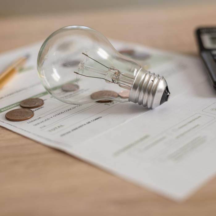 Preţul energiei electrice a explodat! Creştere cu 65,73%