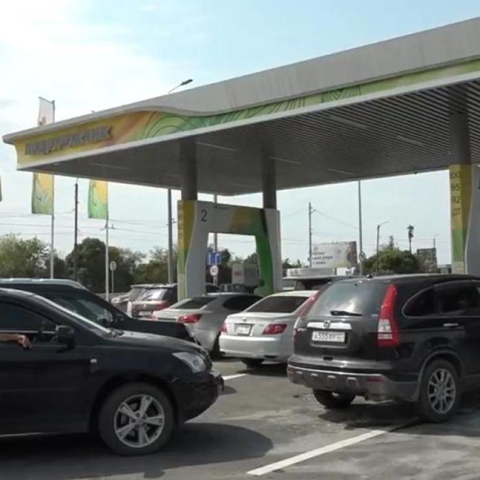 Criză de carburanți fără precedent în Rusia. Prețurile cresc după prăbușirea ofertei bursiere