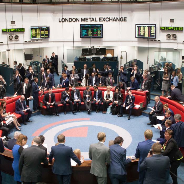 Cuprul sparge pragul de 10.000 dolari! Așteptările privind Fed agită piețele