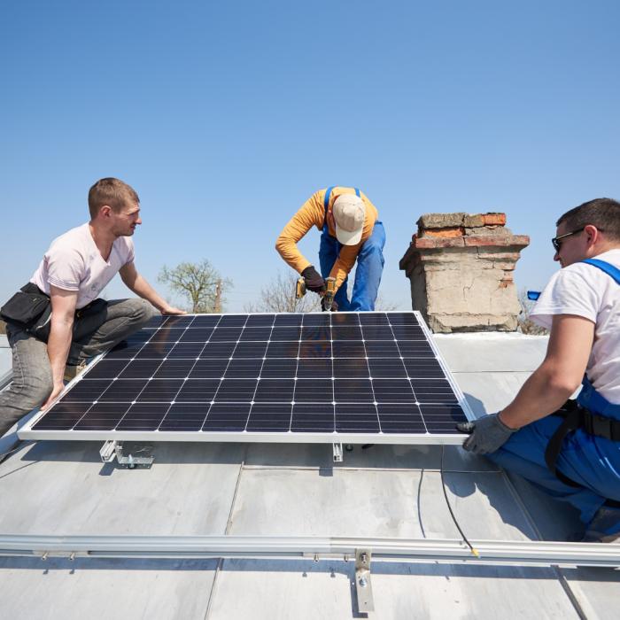 Statul cedează: energia produsă în gospodărie nu va mai fi taxată