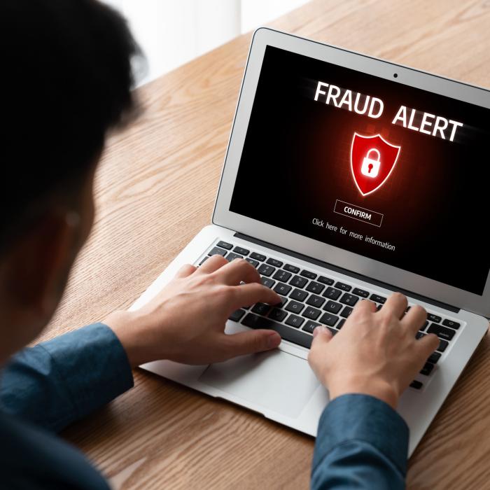 Atenție, capcană online: OLX și ePantofi, folosite de hackeri ca să vă fure banii