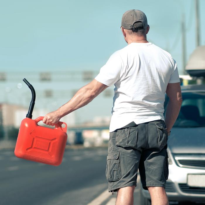 Criza benzinei în Rusia: Promisiuni oficiale și soluții comice în Crimeea