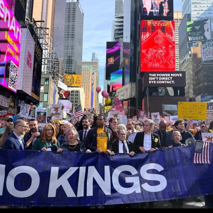 America fierbe: 7 milioane de oameni în stradă, iar Trump răspunde cu un clip grotesc