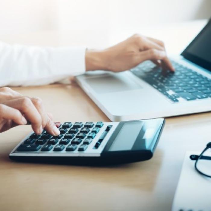 Cod fiscal 2026: taxe, praguri și modificări majore pentru firme și PFA-uri