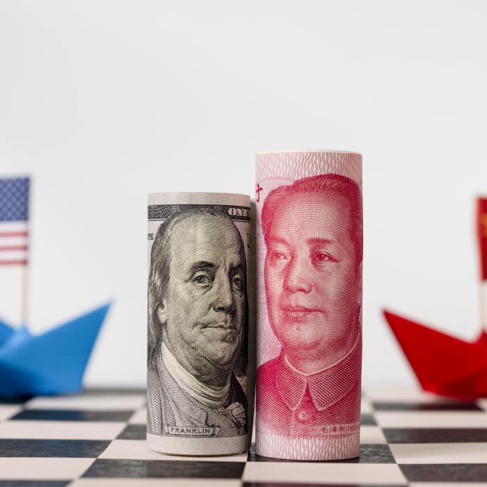 Ofensiva financiară a Chinei: Yuanul, noul rival al dolarului?