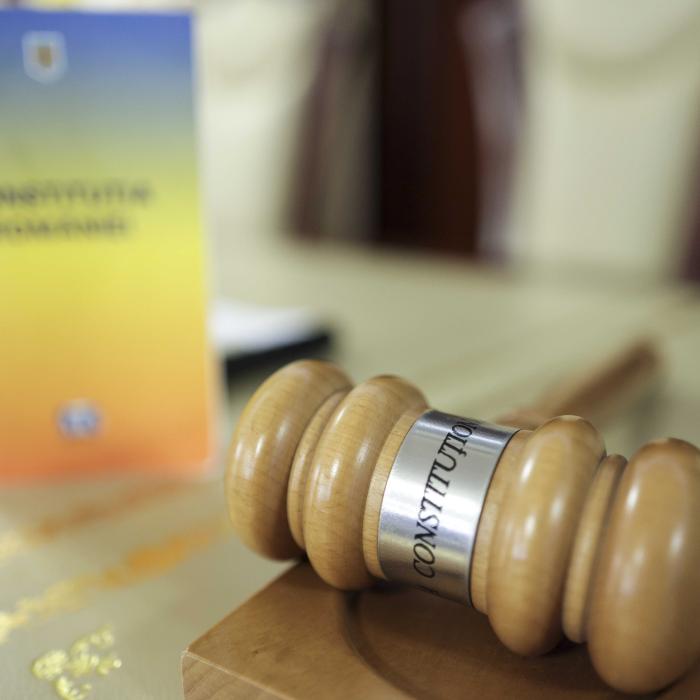 CCR, decizie privind drepturile pierdute de militari şi poliţişti după măsurile fiscale luate de Guvern