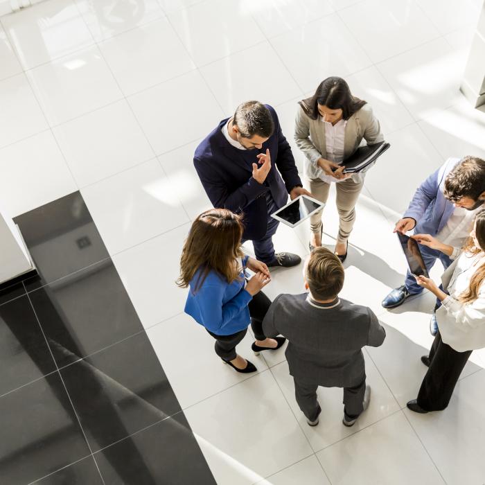 Paradox economic: crește numărul înregistrărilor, dar și al radierilor