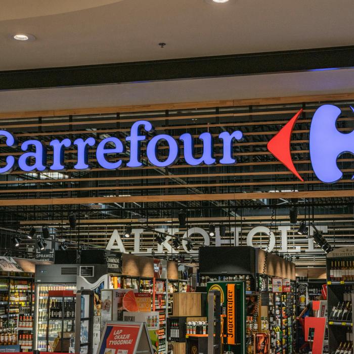 După România, Carrefour ia în considerare ieşirea şi din Polonia
