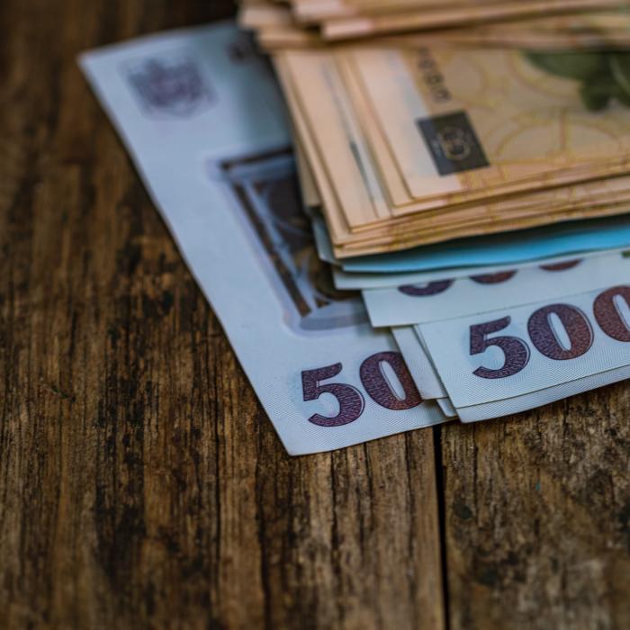 Nou plafon pentru plățile în numerar. Proiect depus la Senat