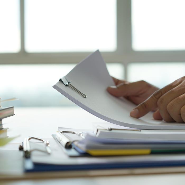 Mai puțină birocrație: Semnătura electronică, folosită pentru conformarea documentelor cu originalul