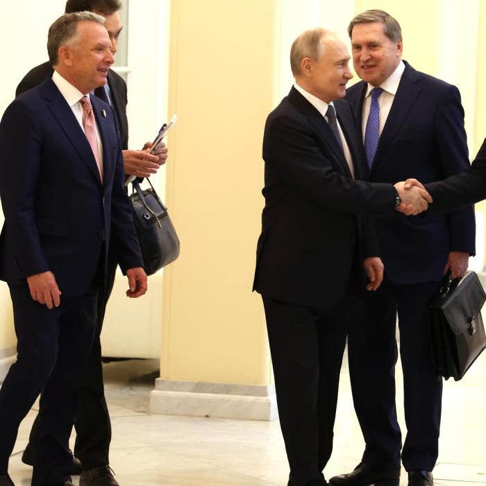 Dezvăluire Bloomberg: Convorbirile secrete care au modelat planul pentru Ucraina