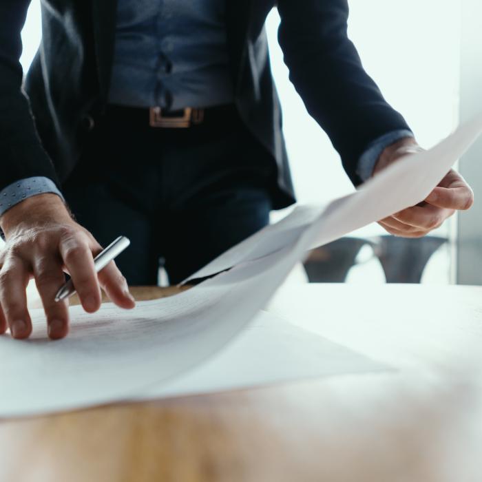 10 schimbări legislative care vor afecta firmele din România în 2025-2026