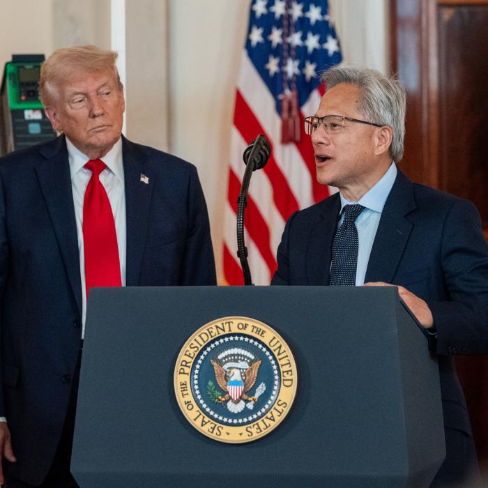 Trump aprobă exportul chipurilor Nvidia H200 către China, în ciuda criticilor din Senat