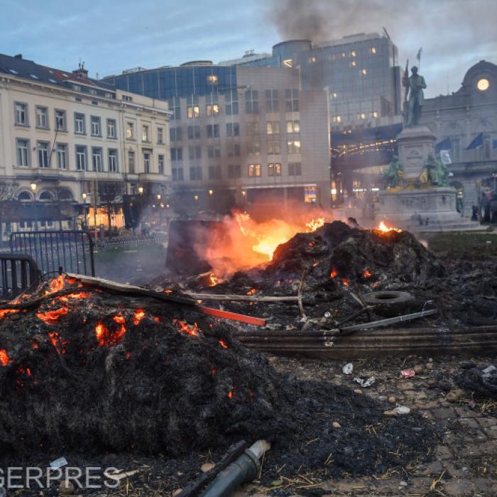 Proteste violente la Bruxelles. Coșea: fermierii europeni nu vor putea concura