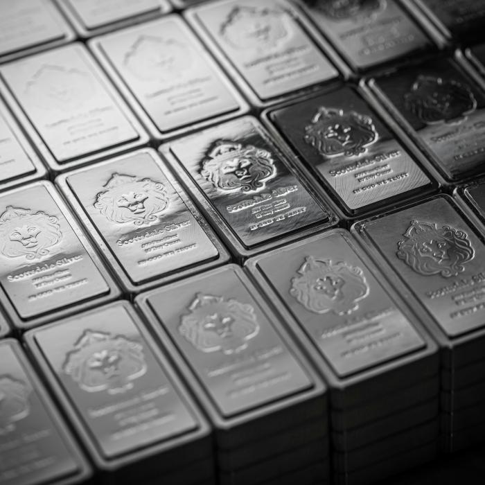 Ce a declanșat cea mai mare prăbușire a argintului din ultimii 46 de ani