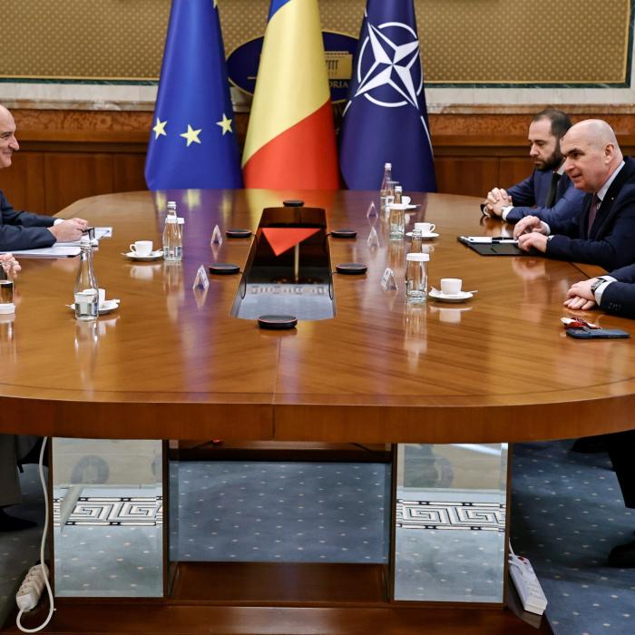 Guvernul intră în joc pentru Azomureș. Bolojan discută preluarea combinatului de către Romgaz