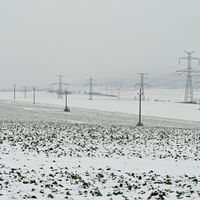 România surprinde Europa: prețul energiei scade cu 30% într-o singură zi