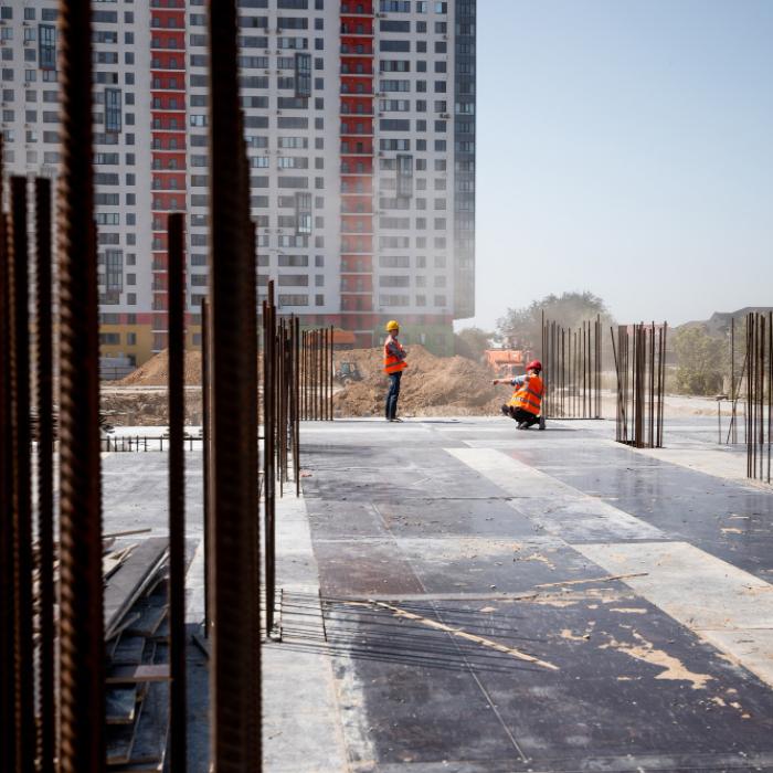 Sectorul construcţiilor a început anul 2026 cu frâna de mână trasă pe zona rezidenţială
