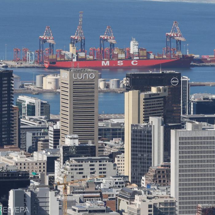 Strâmtoarea Ormuz, închisă: 20% din petrolul lumii, blocat peste noapte