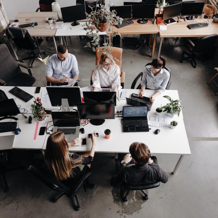 Transparența salarială devine obligatorie: Impactul Directivei UE 2023/970 asupra angajatorilor