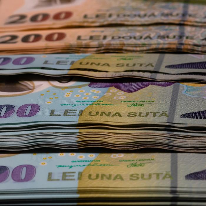 Profit fără impozit. Începe o nouă ediţie Tezaur. Avantaje pentru economiile românilor