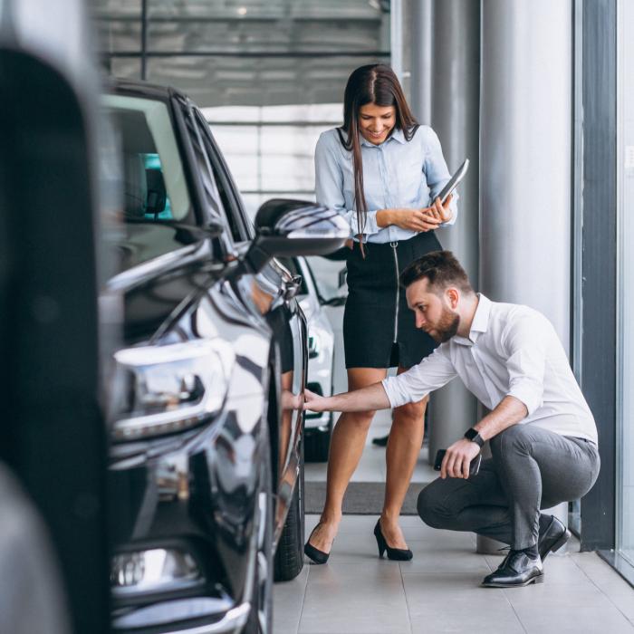 Înmatriculările auto cresc ușor în aprilie, dar piața rămâne pe minus în 2026