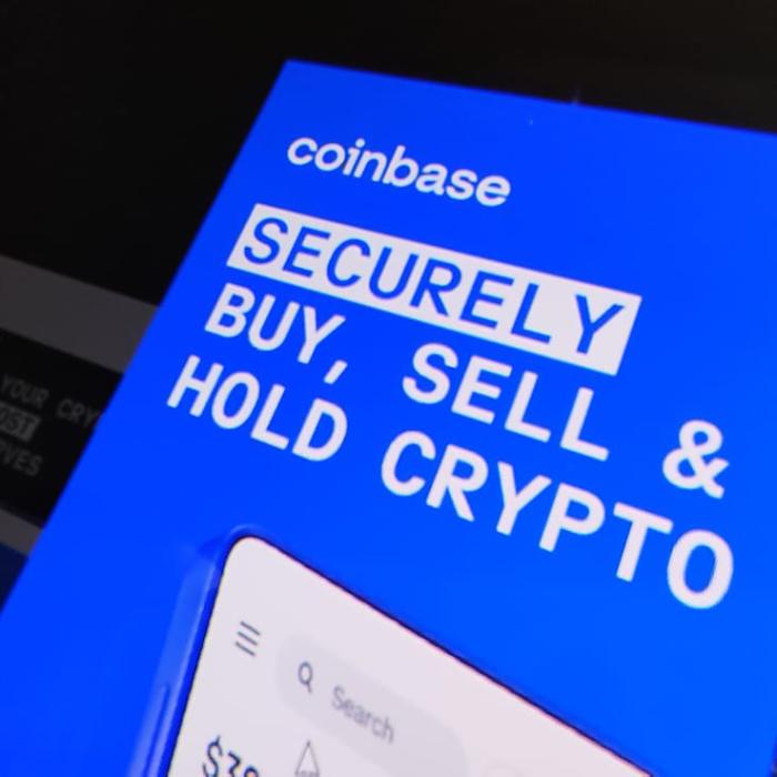 Ironie pentru Coinbase. Platforma a căzut la câteva zile după ce a anunțat concedieri masive