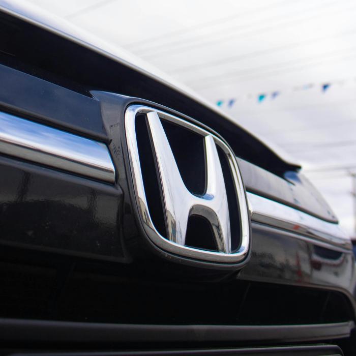 Honda abandonează obiectivul de vinde doar vehicule electrice