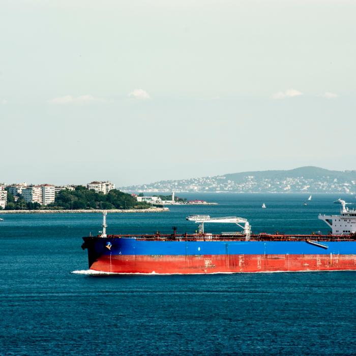 Petrolul coboară brusc pe piețele internaționale. Cel mai mic nivel de dinaintea războiului din Iran