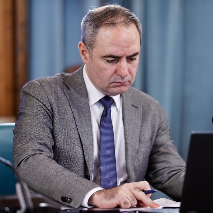Cerere uriașă pentru titlurile României. Investitorii au oferit cu 70% mai mult. Nazare: Menținerea ratingului, obligatorie