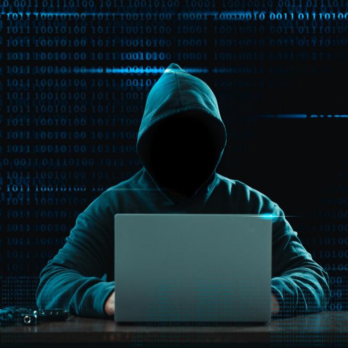 Cine este hackerul care susține că a atacat Cadastrul. Numele real indicat de experți