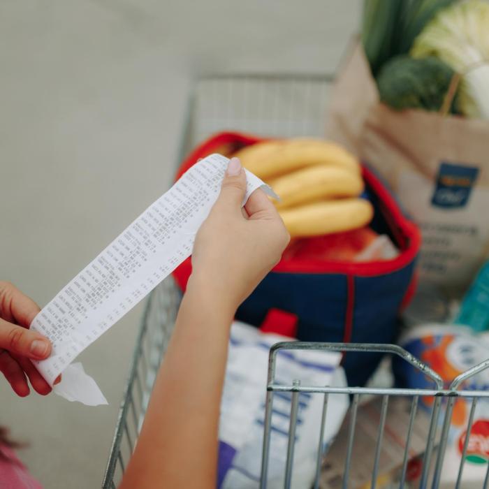 Veste bună pentru români: Inflația a trecut de vârf și ar putea coborî spre 5%