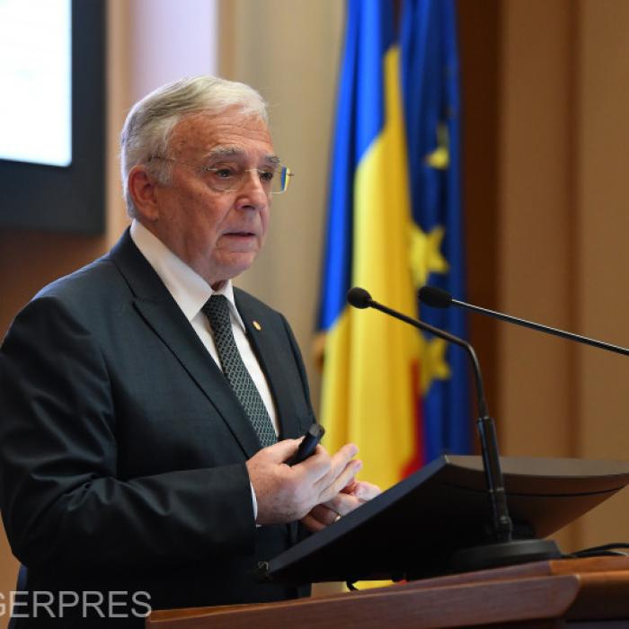 Mugur Isărescu prezintă Raportul trimestrial asupra inflaţiei - video