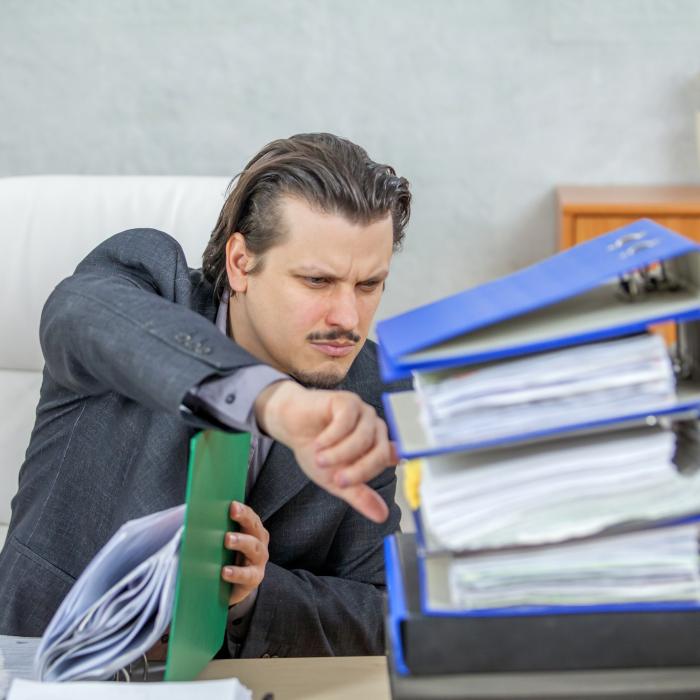 Finanțele schimbă modul de raportare a anumitor date. Praguri mai mari, firmele mici protejate și o tranziție mai lungă