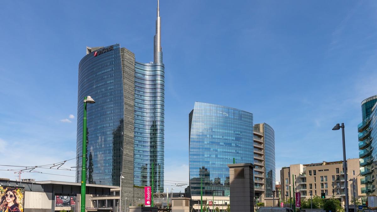 unicredit_tower_2732665_1280_11404400