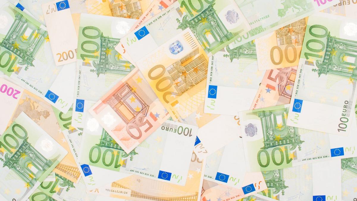 euro_symbol_2309457_1280_52106800