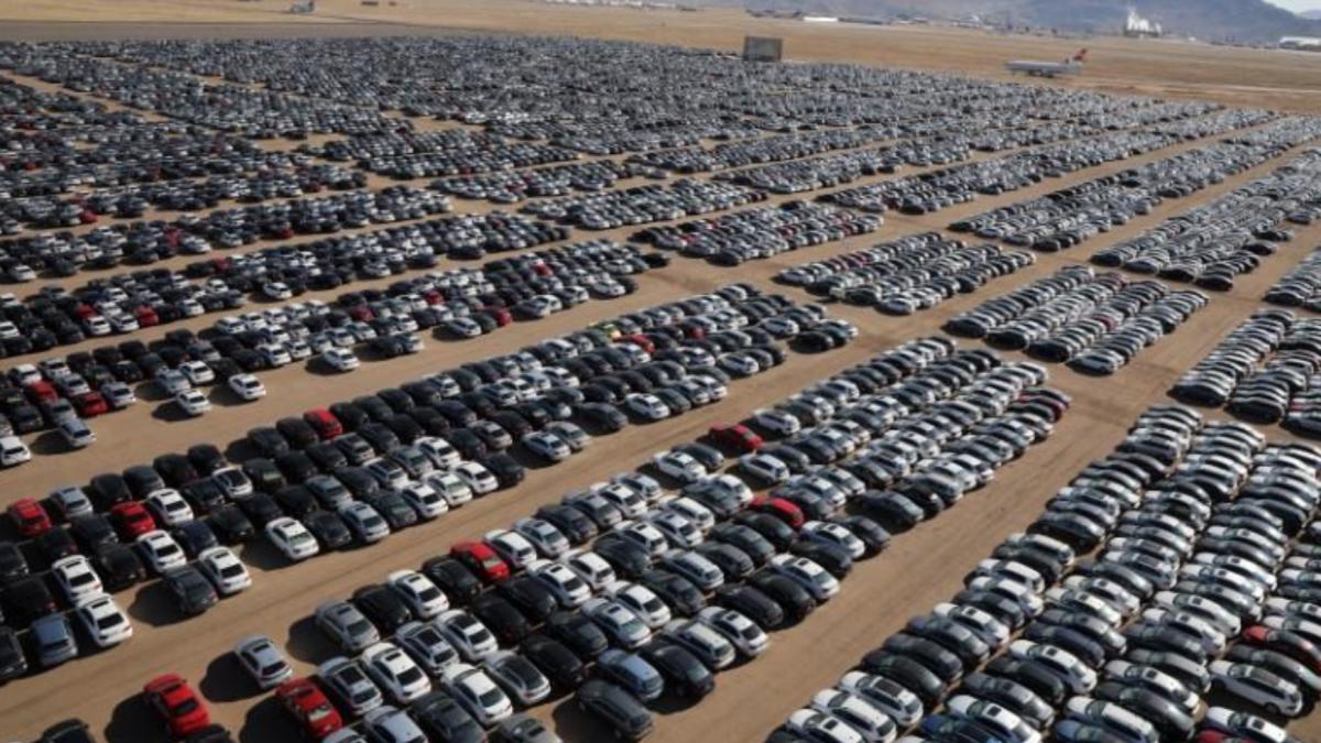 Dieselgate.300.000 de mașini Volkwagen, depozitate în 37 de parcări din SUA VIDEO, FOTO