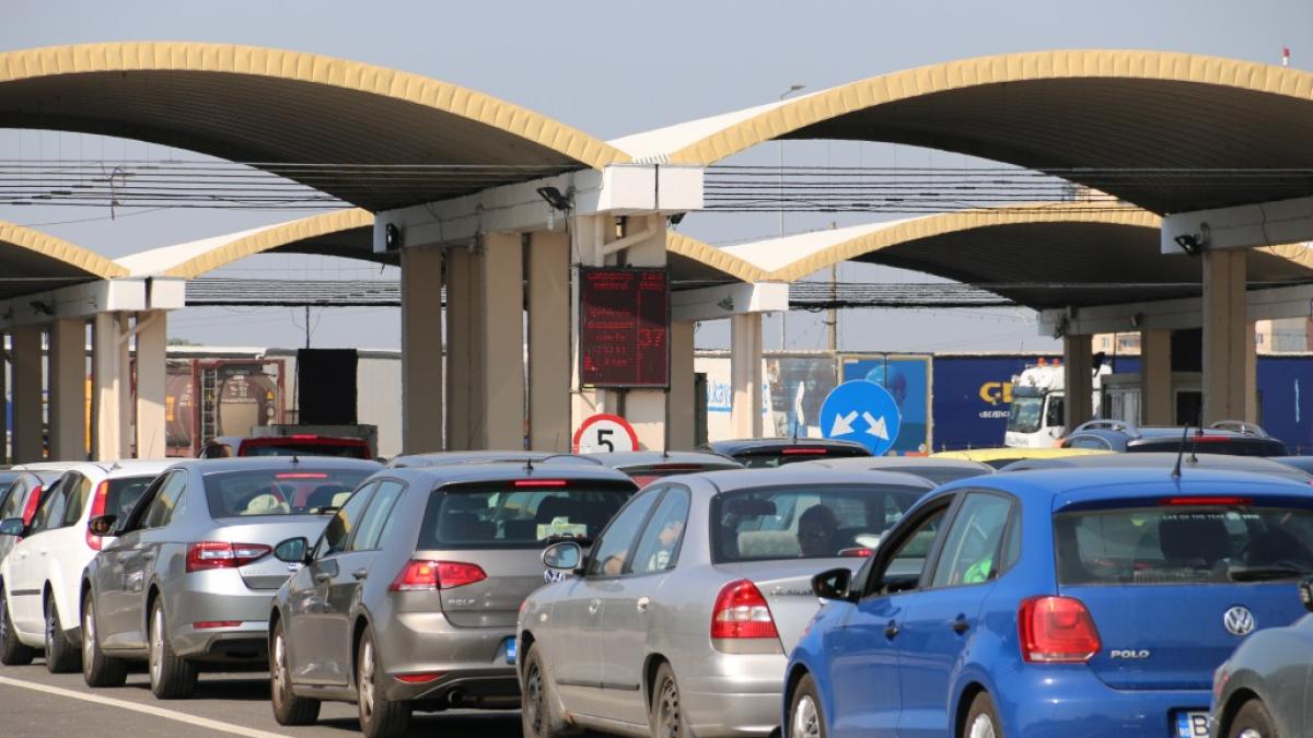 coada_in_vama_giurgiu_la_iesirea_spre_bulgaria_56922400