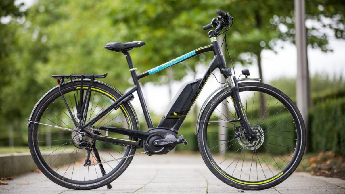 scott_e_sub_tour_electric_bike_black_green_01_e1473165258167_76950900