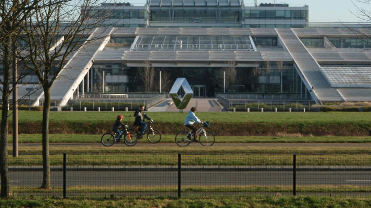 1280px_technocentre_renault_guyancourt_86655000