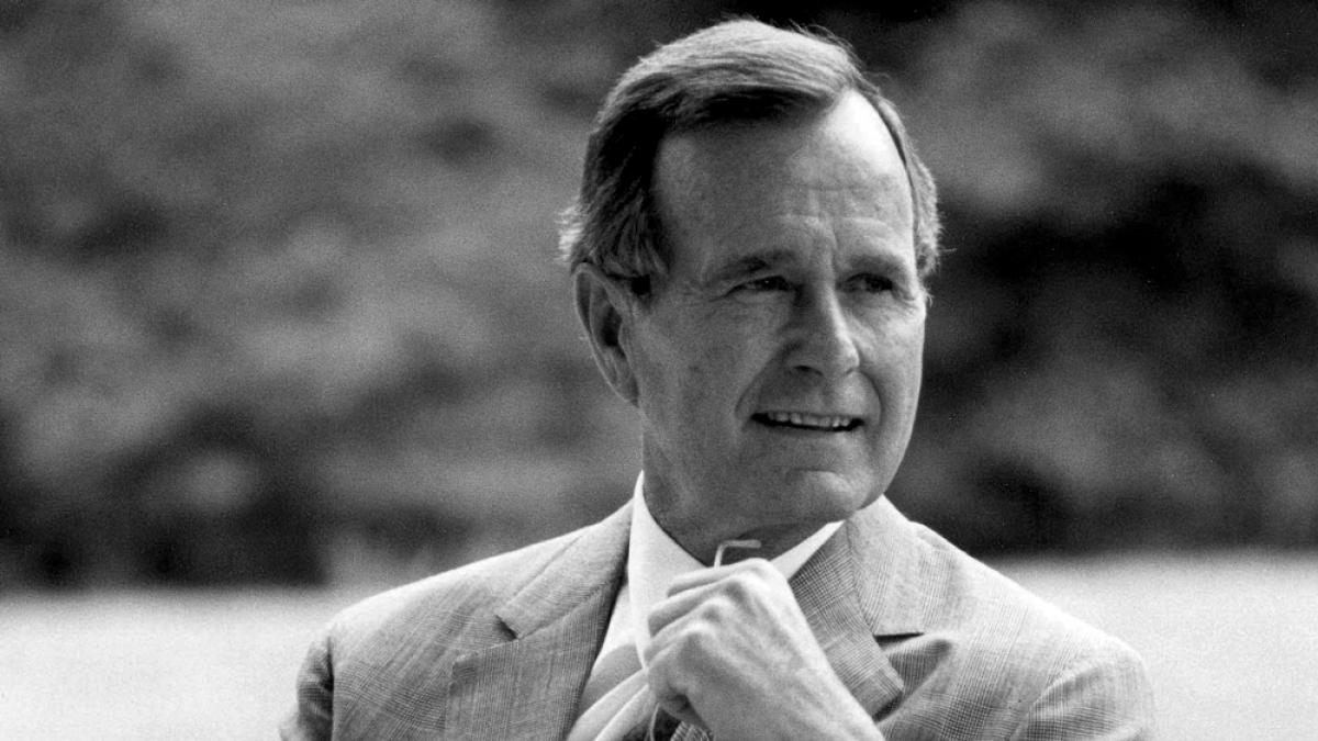 george_h_w_bush_dead_53777400