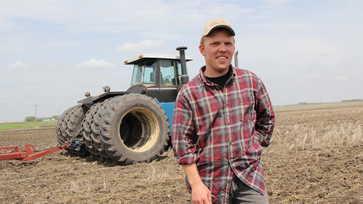 farmer_826912_1280_34674000