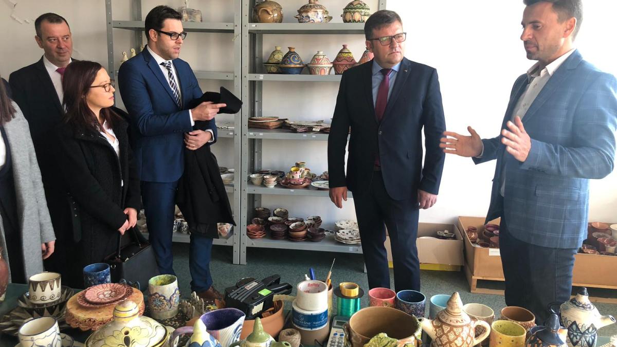 e4cd2192_8bf3_4c09_8bd5_5d6871c00553_46241000