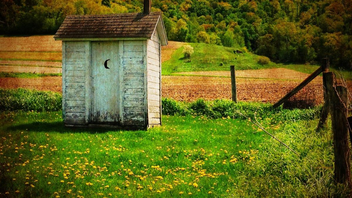 outhouse_510225_1280_62191800
