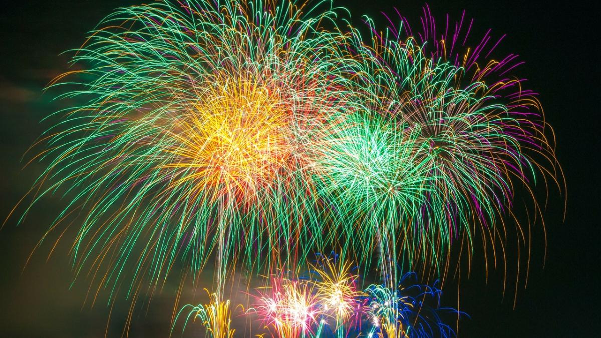 fireworks_180553_1280_18173400