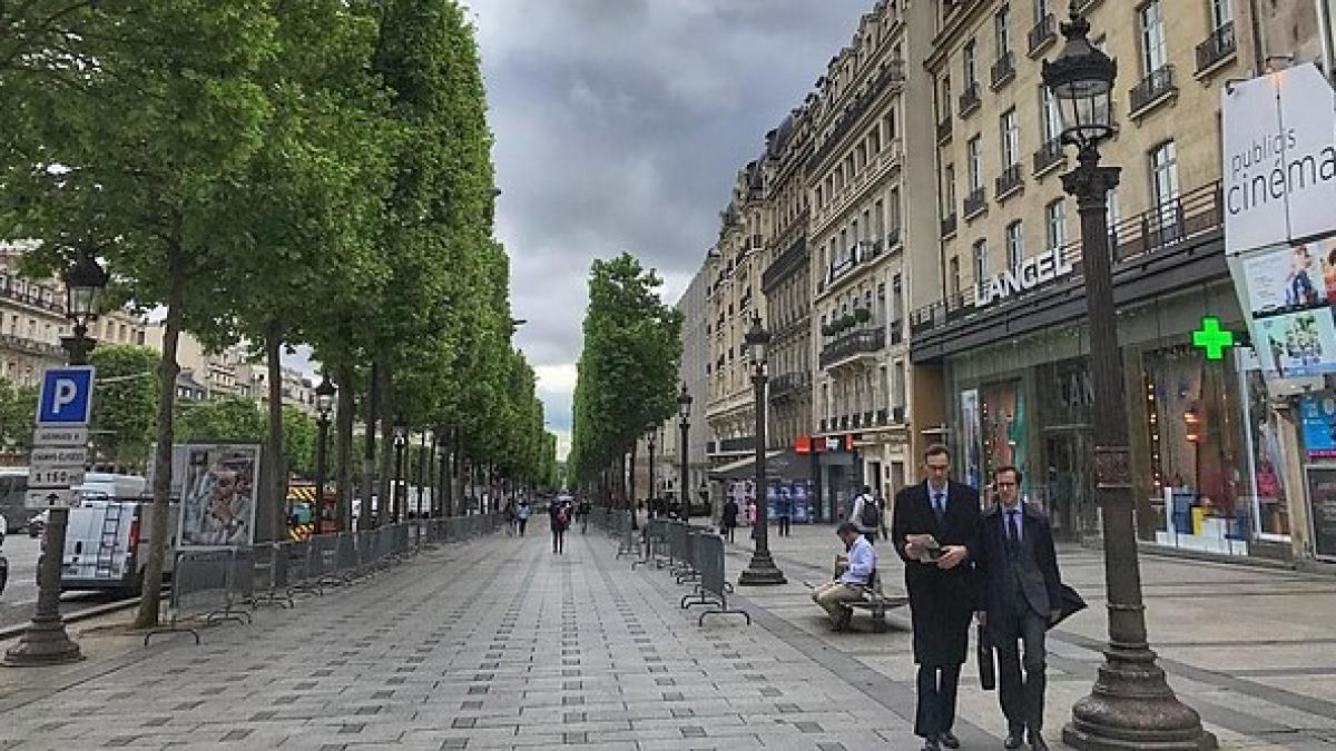 paris_champs_elysee_56523400